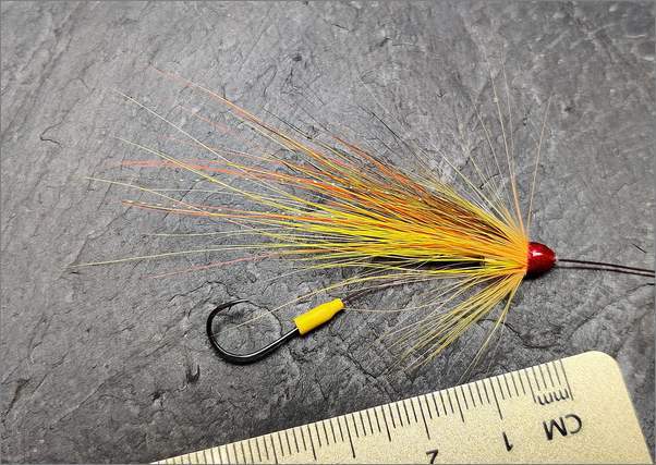 Tube fly with Free-swinging hook